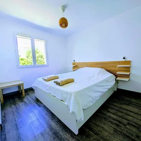 Maison Lumineuse Et Climatisee, A 12mn